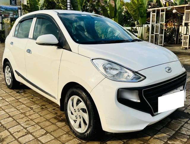 https://images10.gaadi.com/usedcar_image/4588688/original/processed_57d41816-8913-45cb-a18d-97771f990e58.jpg?imwidth=6400