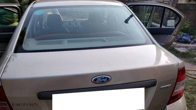 https://images10.gaadi.com/usedcar_image/4588691/original/processed_db11d2dc-8d62-4f48-ada4-186366ccd643.jpg?imwidth=6402