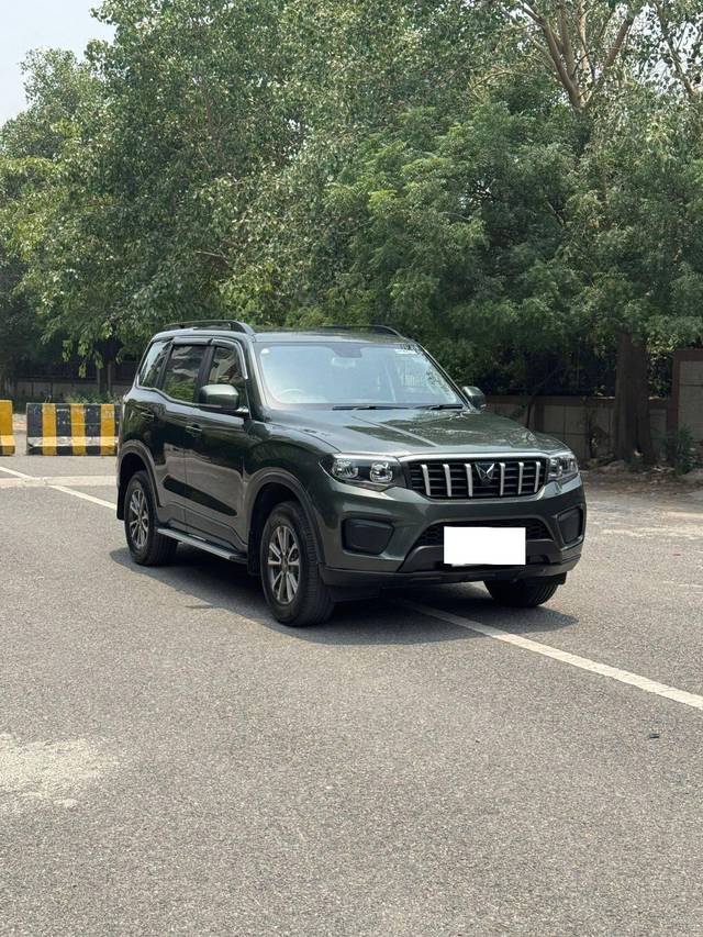 https://images10.gaadi.com/usedcar_image/4588712/original/processed_04b6842dac042cc45652ed6f906379ff.jpg?imwidth=6400