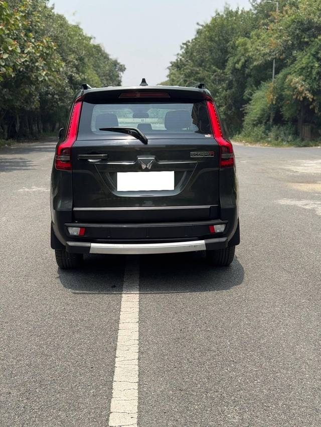 https://images10.gaadi.com/usedcar_image/4588712/original/processed_73263757dea6a290fb093f899ca7f6aa.jpg?imwidth=6402