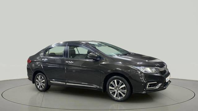 https://images10.gaadi.com/usedcar_image/4588730/original/0f0ac140b19459f526cbe84310ebc167.jpg?imwidth=6400