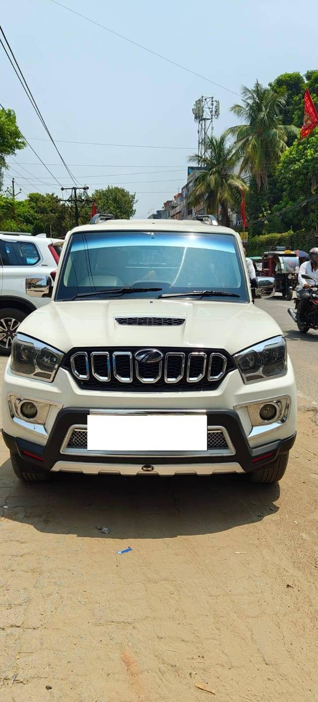 https://images10.gaadi.com/usedcar_image/4588762/original/processed_0a1c52ec1f5c3e53188a15cea2652bf5.jpeg?imwidth=6400