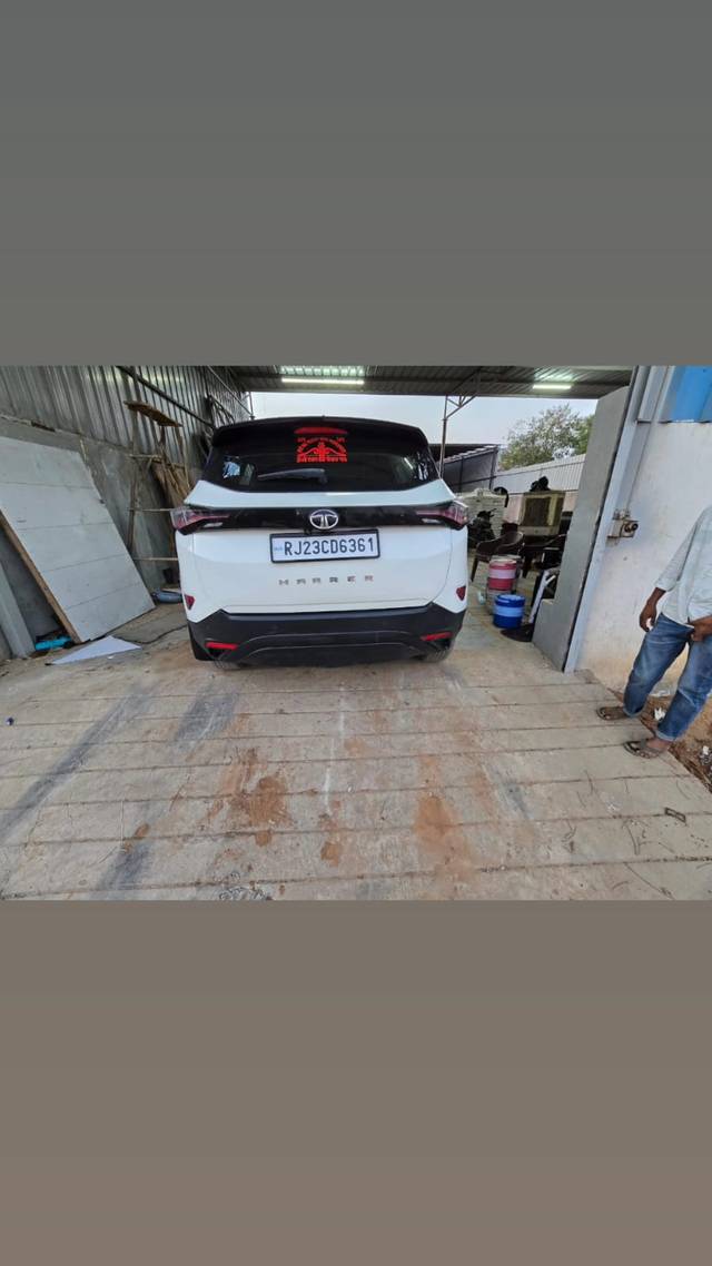https://images10.gaadi.com/usedcar_image/4588769/original/b349b5d9f8d65a7ad6af0554250aa4ba.jpg?imwidth=6401