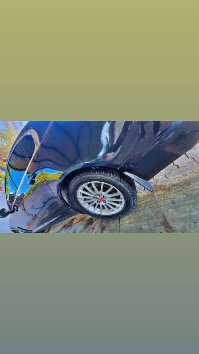 https://images10.gaadi.com/usedcar_image/4588772/original/processed_698fc8c8c8a406709747e7aaea36f4b0.jpg?imwidth=6400