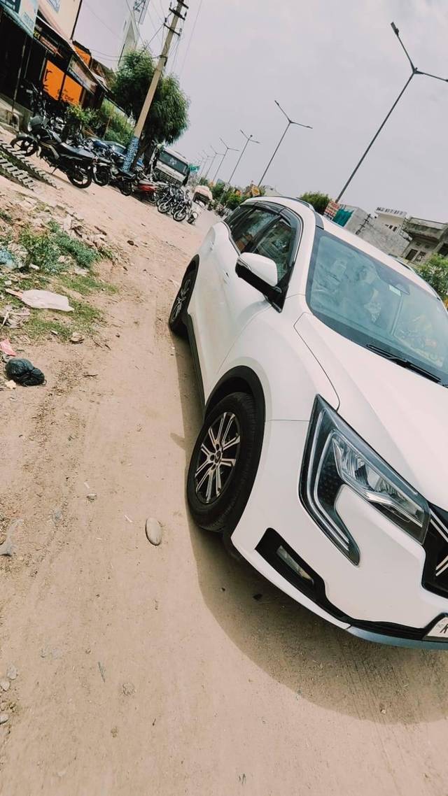 https://images10.gaadi.com/usedcar_image/4588778/original/processed_33aa436377891babb169529b82d9b417.jpg?imwidth=6402