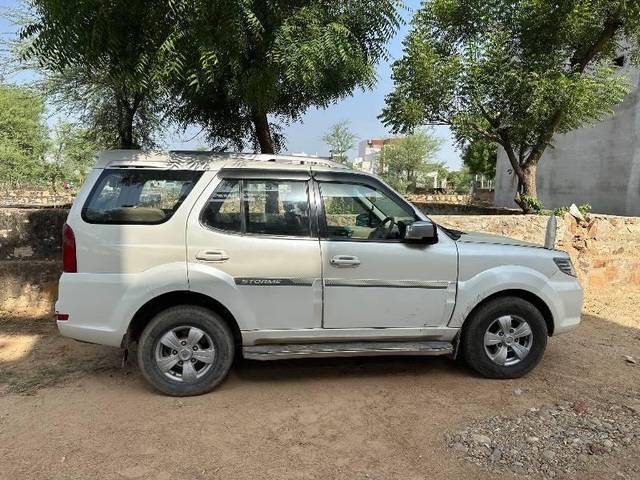 https://images10.gaadi.com/usedcar_image/4588786/original/processed_431568b2-1aae-4fe6-99e8-e1dbd34dd429.jpeg?imwidth=6401