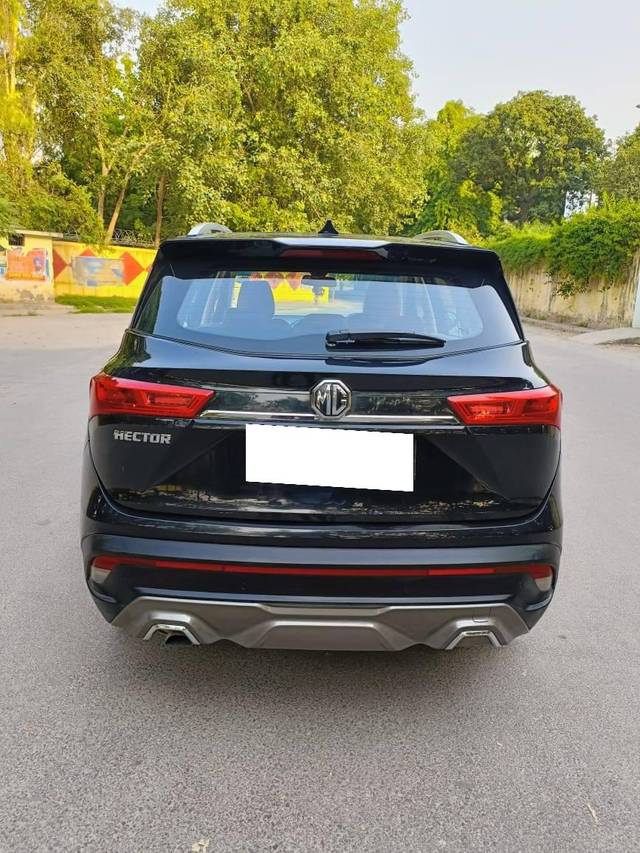 https://images10.gaadi.com/usedcar_image/4588804/original/processed_58e95988a84a6774c3fefac114214ad4.jpg?imwidth=6401