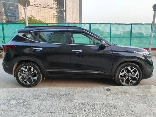 https://images10.gaadi.com/usedcar_image/4588808/original/8e68b89bb6ba272718347c96170f9942.jpg?imwidth=6401