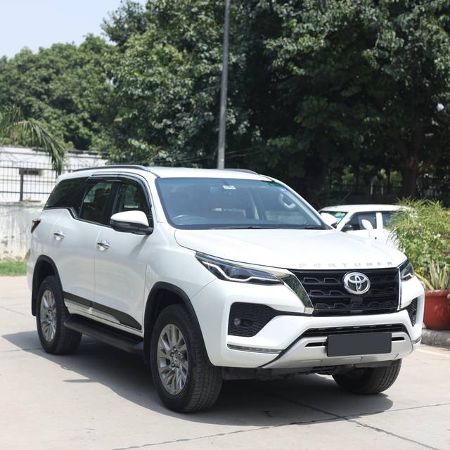 https://images10.gaadi.com/usedcar_image/4588815/original/processed_56e66ab5-110b-4c3a-841c-23f325187ff2.jpg?imwidth=6400