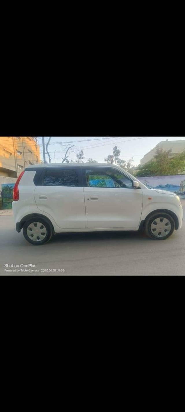 https://images10.gaadi.com/usedcar_image/4588826/original/processed_be3d03fc91f274e54668d28bc179f830.jpeg?imwidth=6401