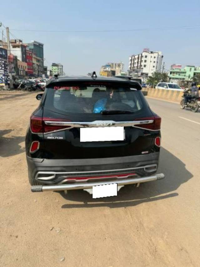 https://images10.gaadi.com/usedcar_image/4588880/original/processed_5d72ccf4-a2ed-4817-ad53-7a5c15e55b15.jpg?imwidth=6401