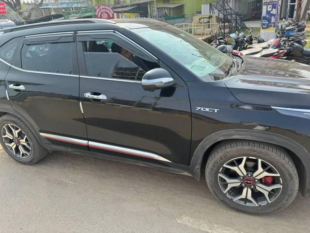 https://images10.gaadi.com/usedcar_image/4588880/original/processed_ee2263b1-48da-474a-ae73-14b2f2ee861b.jpg?imwidth=6400