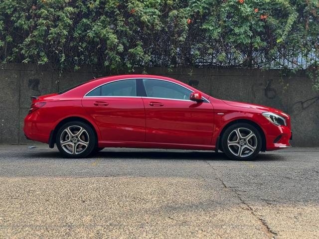 https://images10.gaadi.com/usedcar_image/4588894/original/053dd5c576412ccb652dd25853996b40.jpg?imwidth=6401