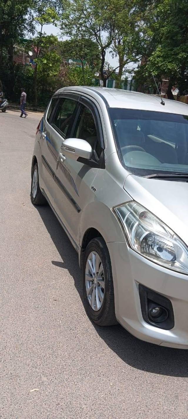 https://images10.gaadi.com/usedcar_image/4588915/original/processed_2192a0eb20f5435bef9d5b9c0f69a4a2.jpeg?imwidth=6402