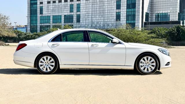 https://images10.gaadi.com/usedcar_image/4588917/original/ca6fd8c1ca5cb697dc9d1393eb432058.jpg?imwidth=6401