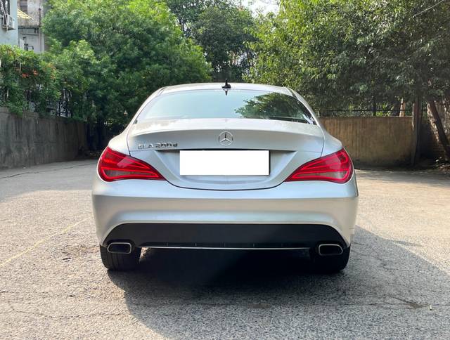 https://images10.gaadi.com/usedcar_image/4588924/original/processed_f5dab4bb90ee0cd44b2f797e9a67e570.jpg?imwidth=6401