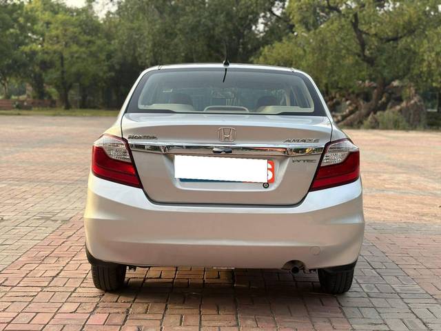 https://images10.gaadi.com/usedcar_image/4588930/original/processed_24433b8e794272cbdef8318acbc5919f.jpg?imwidth=6402