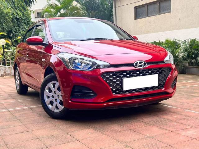 https://images10.gaadi.com/usedcar_image/4588932/original/processed_6b43b881333e9ac0feb33fbc8e47b748.jpeg?imwidth=6400
