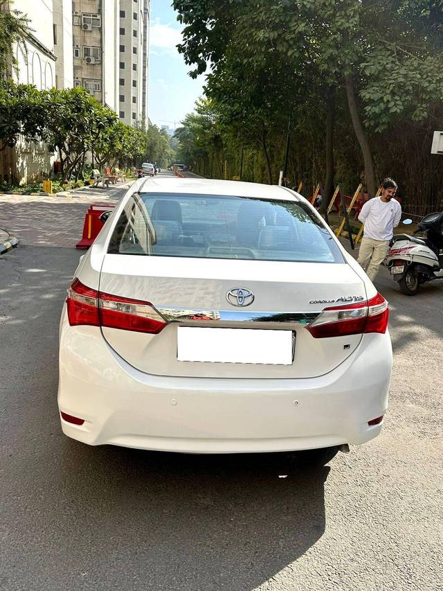 https://images10.gaadi.com/usedcar_image/4588939/original/processed_5a2bd163fc0b612376f897639566f240.jpg?imwidth=6401