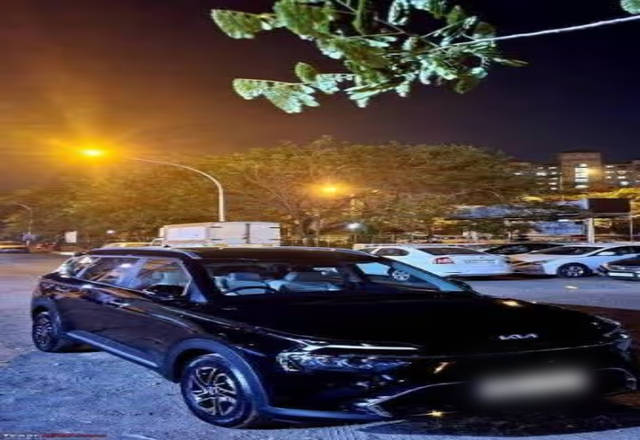 https://images10.gaadi.com/usedcar_image/4588945/original/bce36d84-c1a3-472d-b289-a7a869583678.?imwidth=6400