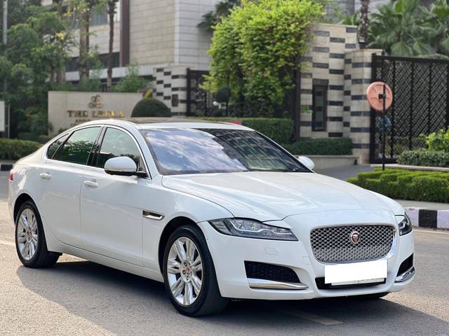 https://images10.gaadi.com/usedcar_image/4588947/original/processed_00a4ef2ae37f9864f64403fefff824d9.jpg?imwidth=6400