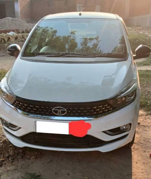 https://images10.gaadi.com/usedcar_image/4588979/original/processed_3e72ee04-80a5-4d81-ac7f-dd6830dd5851.jpg?imwidth=6400