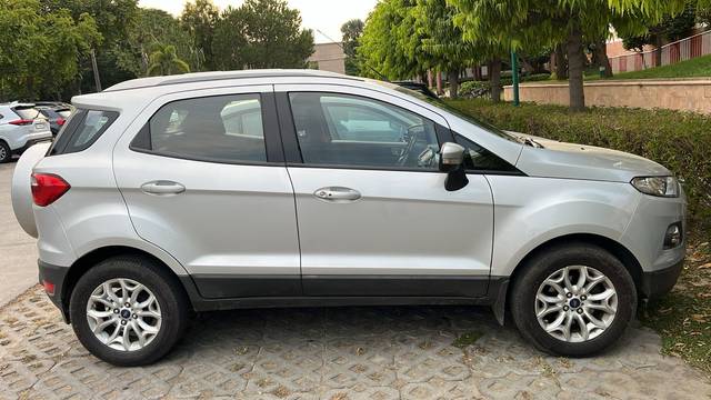 https://images10.gaadi.com/usedcar_image/4588992/original/0c6450bb-918f-49b3-8eb0-dbc236d61078.jpg?imwidth=6401