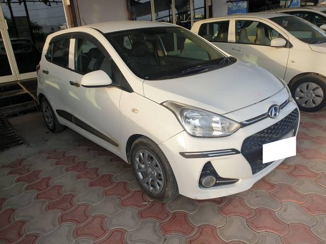 https://images10.gaadi.com/usedcar_image/4589008/original/processed_3beaa3f758b0960c7a2434064a91aabb.jpg?imwidth=6400