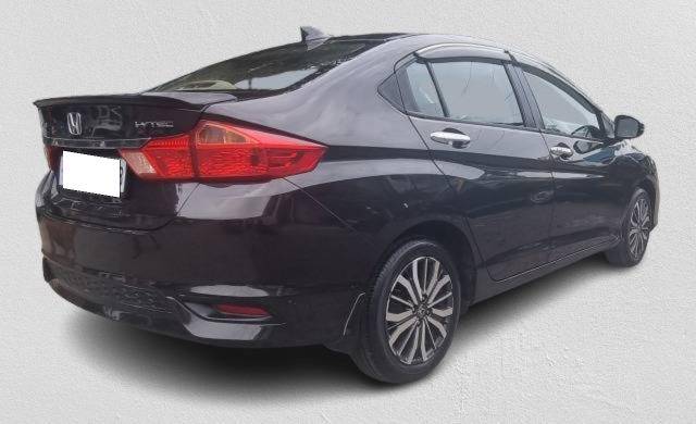 https://images10.gaadi.com/usedcar_image/4589009/original/processed_618cdd583050ddd7915f7ff7b0054b24.jpg?imwidth=6401