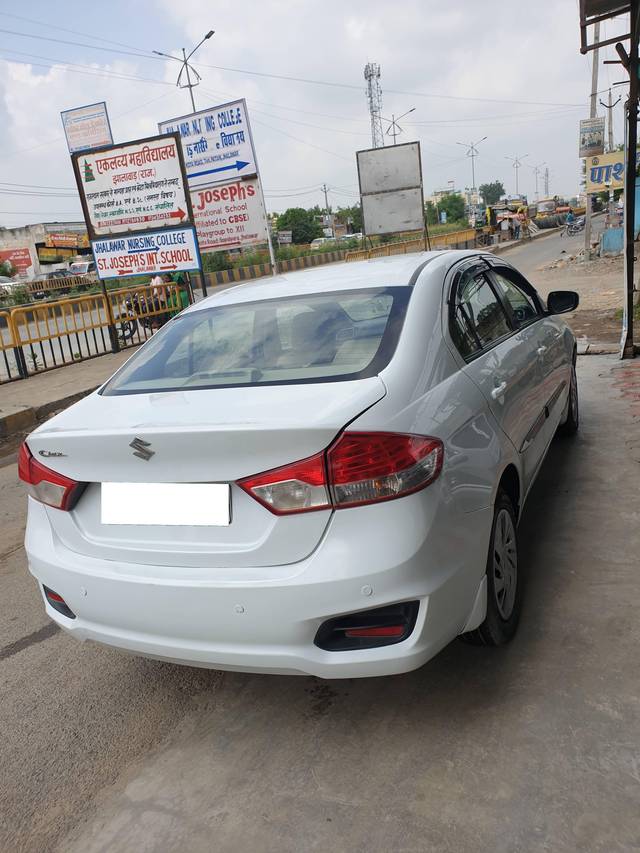 https://images10.gaadi.com/usedcar_image/4589014/original/processed_1eca6d376fcf13b6a3b42cbeee8869f0.jpg?imwidth=6402