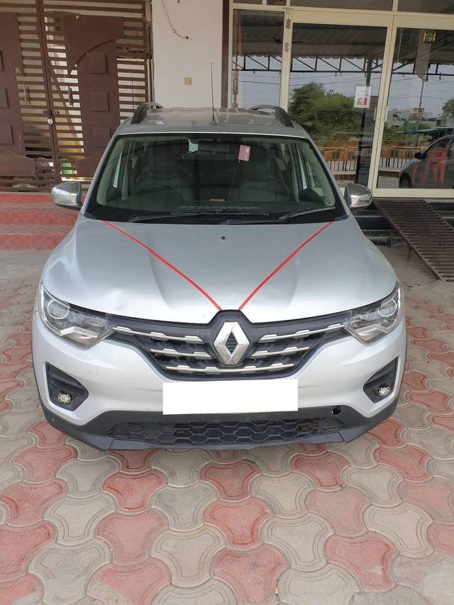 https://images10.gaadi.com/usedcar_image/4589021/original/processed_79178fb9eac95a196f7ed81c3b6cca6d.jpg?imwidth=6400