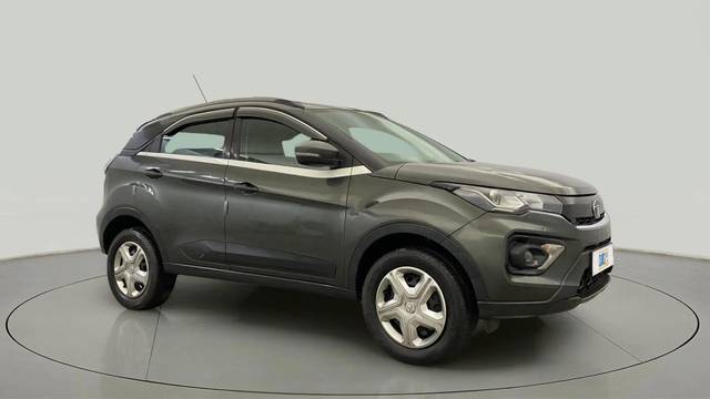 https://images10.gaadi.com/usedcar_image/4589026/original/1ea9e997037b64c2c7f676f93fa096fd.jpg?imwidth=6400