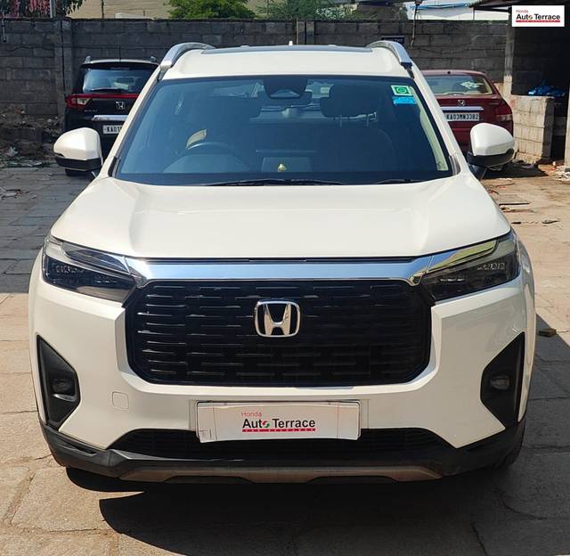https://images10.gaadi.com/usedcar_image/4589049/original/4b71004418f557cd572822590778537e.jpg?imwidth=6400