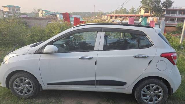 https://images10.gaadi.com/usedcar_image/4589053/original/processed_3d2dcb35-f735-48b7-a33b-ba50317bad3b.jpg?imwidth=6402