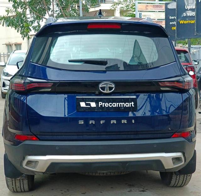 https://images10.gaadi.com/usedcar_image/4589055/original/processed_8250249d4ddeb052e759d807c12b0fe9.jpeg?imwidth=6402