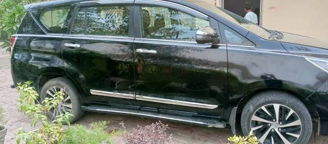 https://images10.gaadi.com/usedcar_image/4589058/original/processed_a4172959-c937-40c6-beea-2efc7d14fa31.jpg?imwidth=6401
