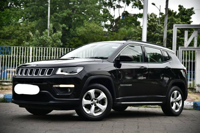 https://images10.gaadi.com/usedcar_image/4589068/original/processed_4875a9b2bffa1856ed119efb77f577aa.jpg?imwidth=6402