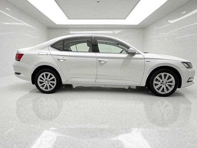 https://images10.gaadi.com/usedcar_image/4589072/original/817c9abfb7726acdde96f5f5f92cb146.jpeg?imwidth=6401