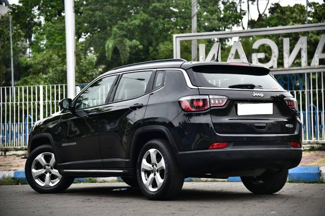 https://images10.gaadi.com/usedcar_image/4589074/original/processed_a0717a2c04c0dff66f9532ad2059080a.jpg?imwidth=6402