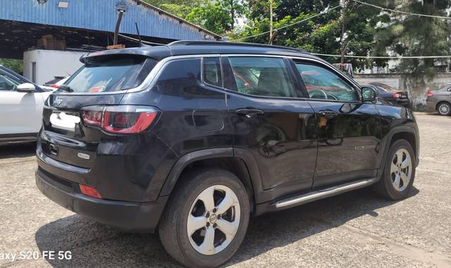 https://images10.gaadi.com/usedcar_image/4589074/original/processed_c1a572e3977588030ef0dce27f6f1b3a.jpg?imwidth=6402