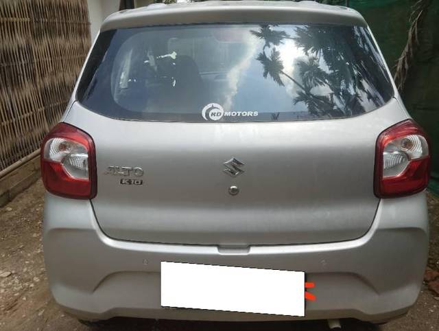 https://images10.gaadi.com/usedcar_image/4589080/original/processed_784b221c-c6a1-4450-9647-b7b87930aa54.jpg?imwidth=6401