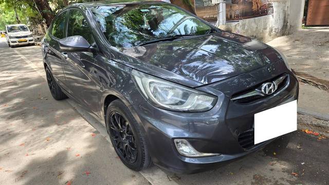 https://images10.gaadi.com/usedcar_image/4589086/original/processed_07c7d90c71f0812134ac76f263a56371.jpg?imwidth=6400