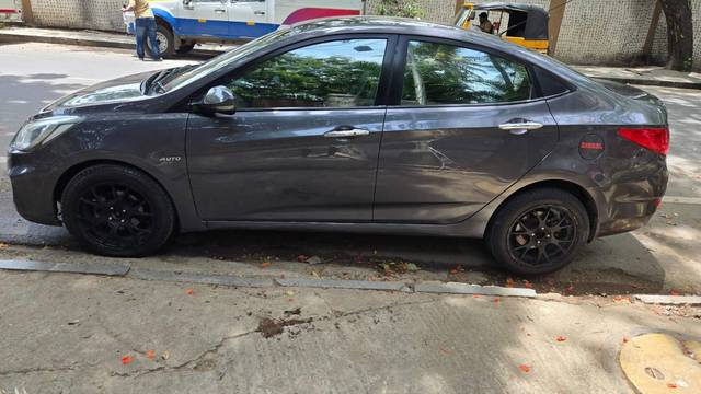 https://images10.gaadi.com/usedcar_image/4589086/original/processed_fdca16c158fe48c7794f4774155c5da3.jpg?imwidth=6402
