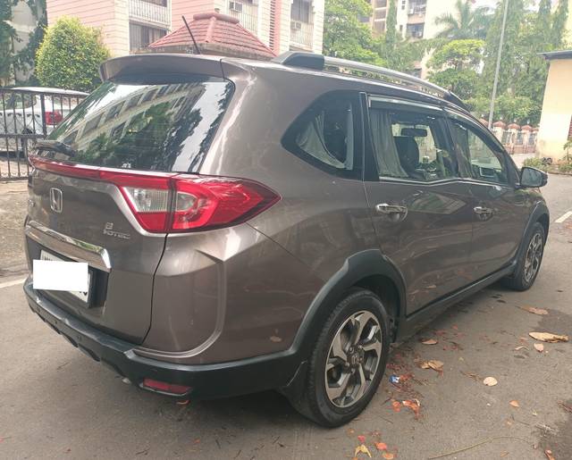 https://images10.gaadi.com/usedcar_image/4589087/original/processed_084a85c20b7825d57f8b9369ebf93bb7.jpg?imwidth=6401