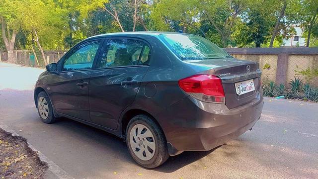 https://images10.gaadi.com/usedcar_image/4589088/original/processed_a48c433549366385b956be94964c236e.jpg?imwidth=6402