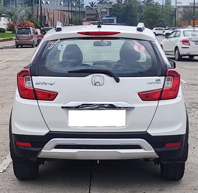 https://images10.gaadi.com/usedcar_image/4589090/original/processed_195323333c8446f13fef56b4fb54e34b.jpg?imwidth=6402