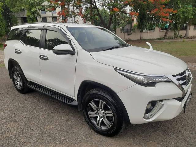 https://images10.gaadi.com/usedcar_image/4589091/original/processed_b9acb7d0f77f31c08d172f13cada12bc.jpeg?imwidth=6400