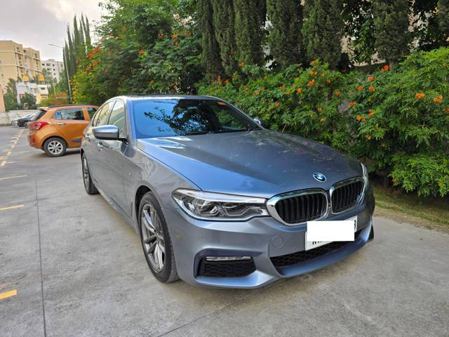https://images10.gaadi.com/usedcar_image/4589094/original/processed_1fa91bdf05e35acfb2ae0bae401d7c33.jpg?imwidth=6400