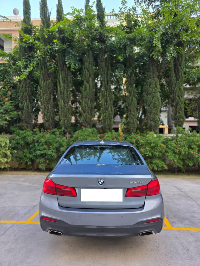 https://images10.gaadi.com/usedcar_image/4589094/original/processed_5793b3f01aa1a9ae47d1fe9c16343015.jpg?imwidth=6402