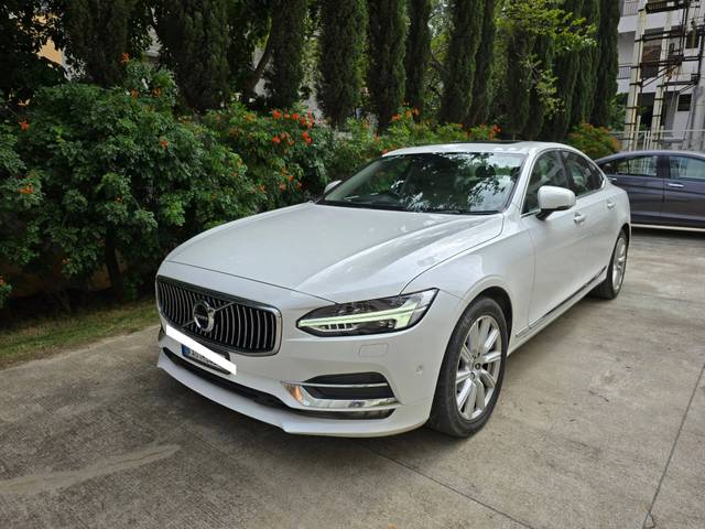 https://images10.gaadi.com/usedcar_image/4589098/original/processed_183e7dabf396c139e71608e10c17a39b.jpg?imwidth=6402